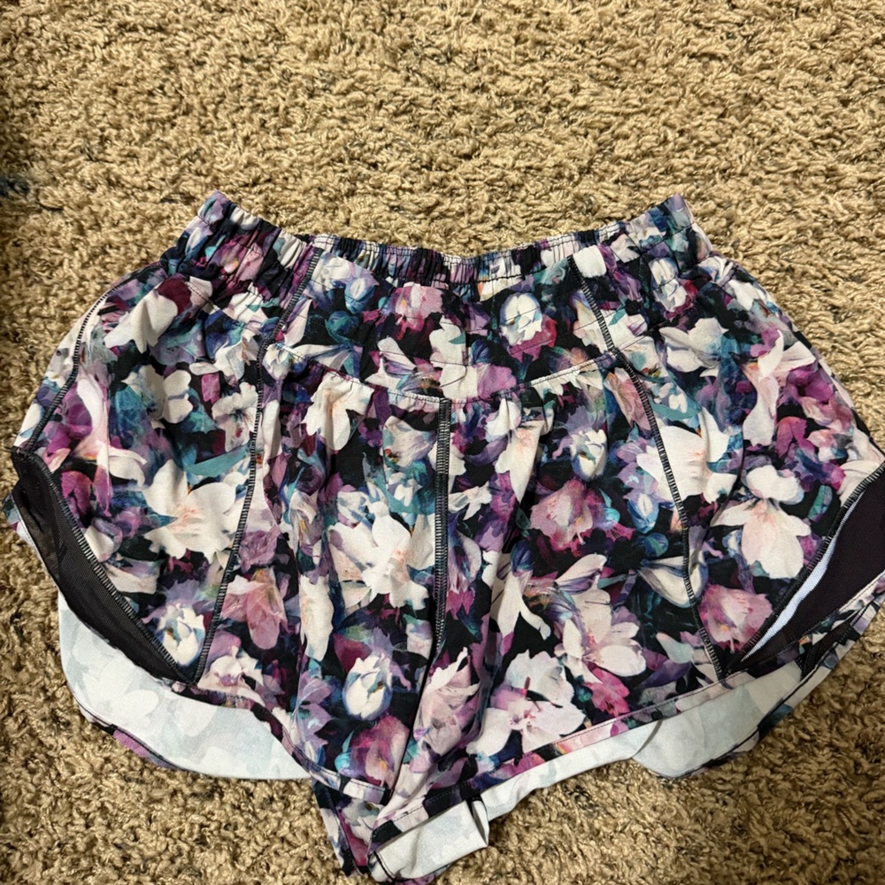 Lululemon Hotty Hot Floral Women's Shorts